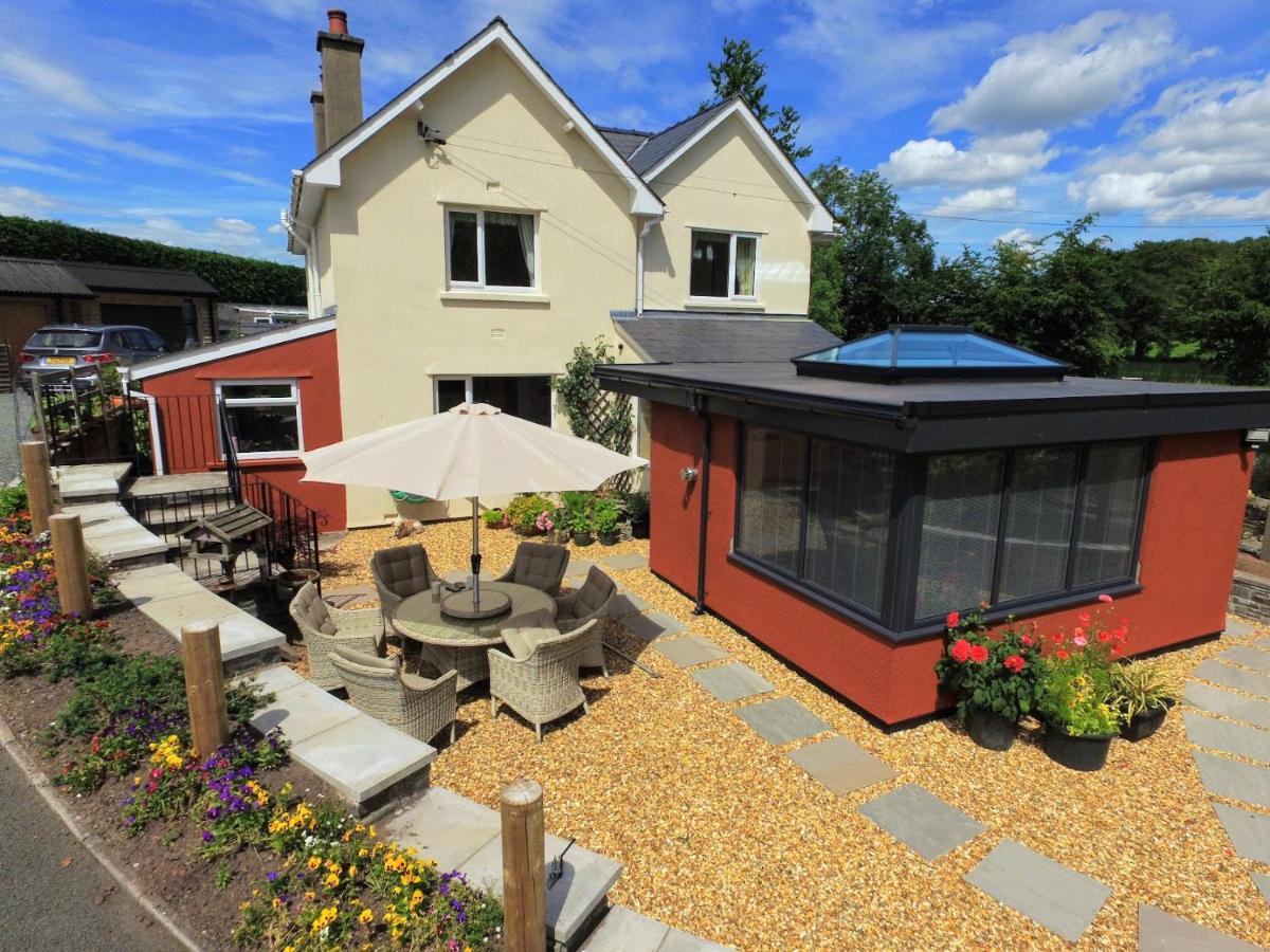 The Lodge Brecon B&B Dış mekan fotoğraf